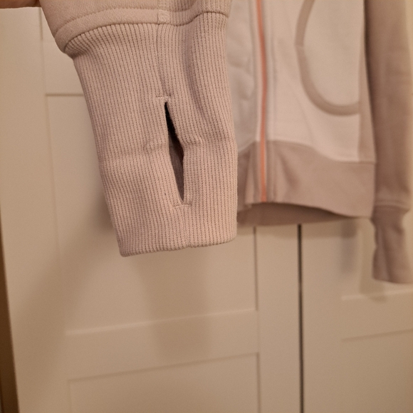 Lululemon zipper sweater with hood ☔️ - Picture 5 of 5